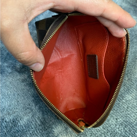 Authentic Louis Vuitton - Picture 8 of 16